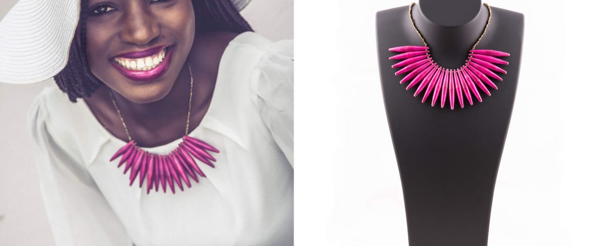 Model mit pinker Halskette Schmuck Akena
